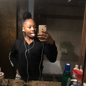 Meet your Posher, Rommaya